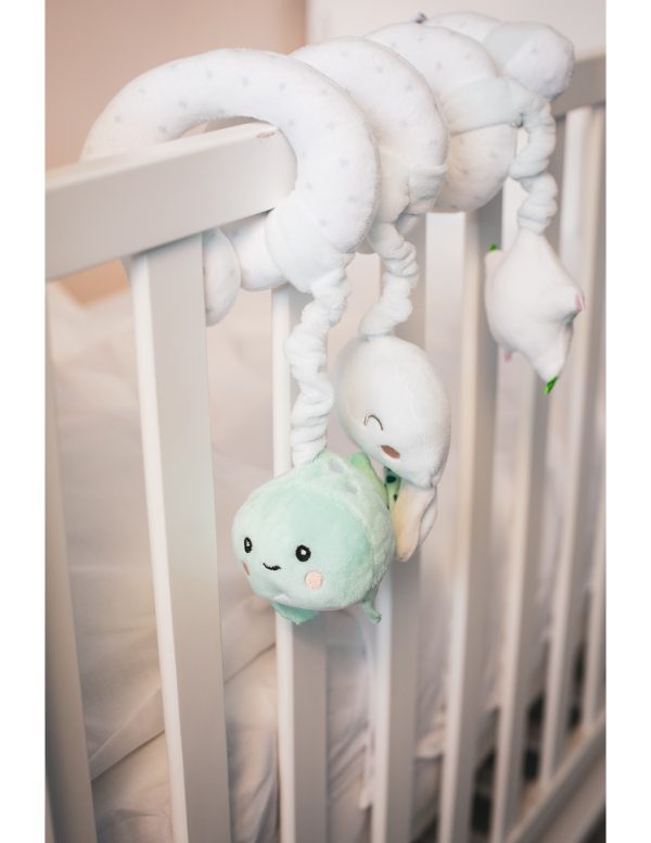 Espiral de actividades para bebé con juguetes colgantes y texturas sensoriales