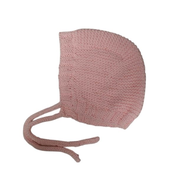 Capota de bebé recién nacido de algodón suave en diseño clásico.