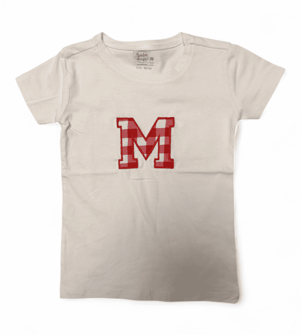 Camiseta personalizada con inicial en estampado cuadro vichy, diseño elegante y moderno