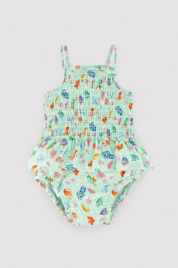 Bañador con volantes para niña cómodo y elegante ideal para playa y piscina